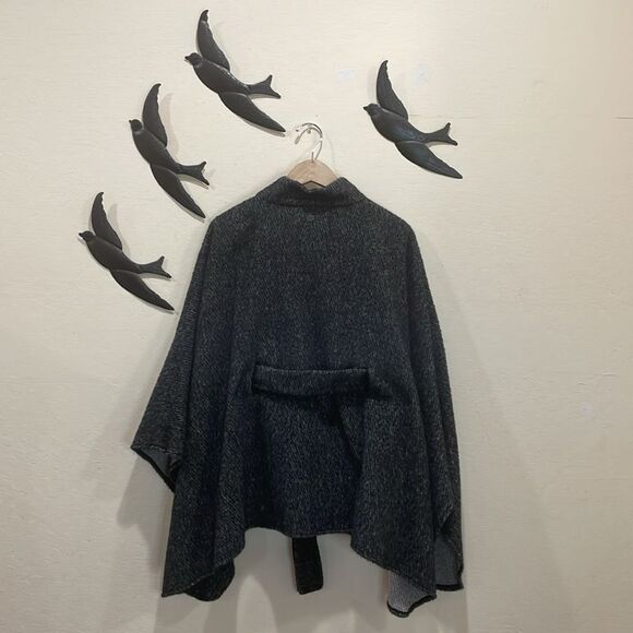 Blarney Woollen Mills Maggi Wool Cape Gray Black - O/S - NWOT - $298.00 - Picture 5 of 16